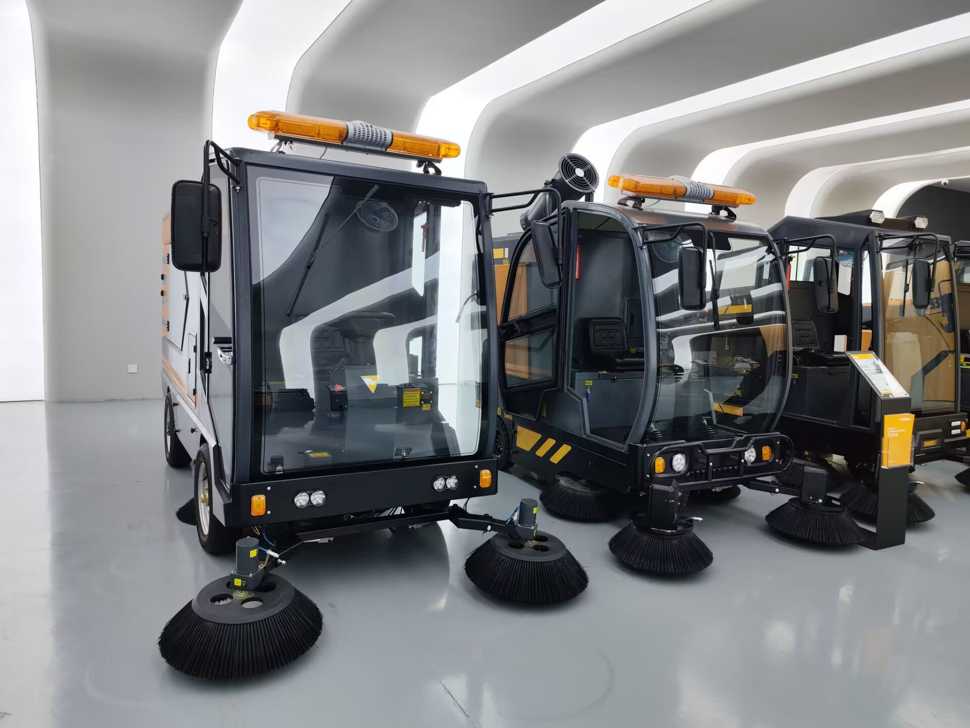 道路清掃車有哪些特點_清掃車機價格是多少呢？